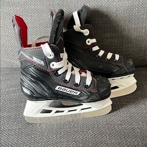 Bauer Kids Skates. Youth 7 (toddler)